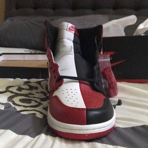 Air Jordan 1 high og homage to home size 11